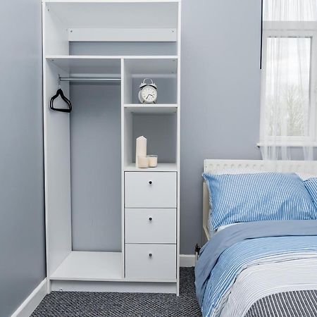 Shirley House 2, Self Catering Guest House, Self Check In, Smart Locks, 10 Min Walk To Southampton General, Aspire And Princess Anne Hospitals, Access To Fully Equipped Kitchen, Excellent Transport Links, Ideal For Longer Stays And Hospital Shifts Экстерьер фото
