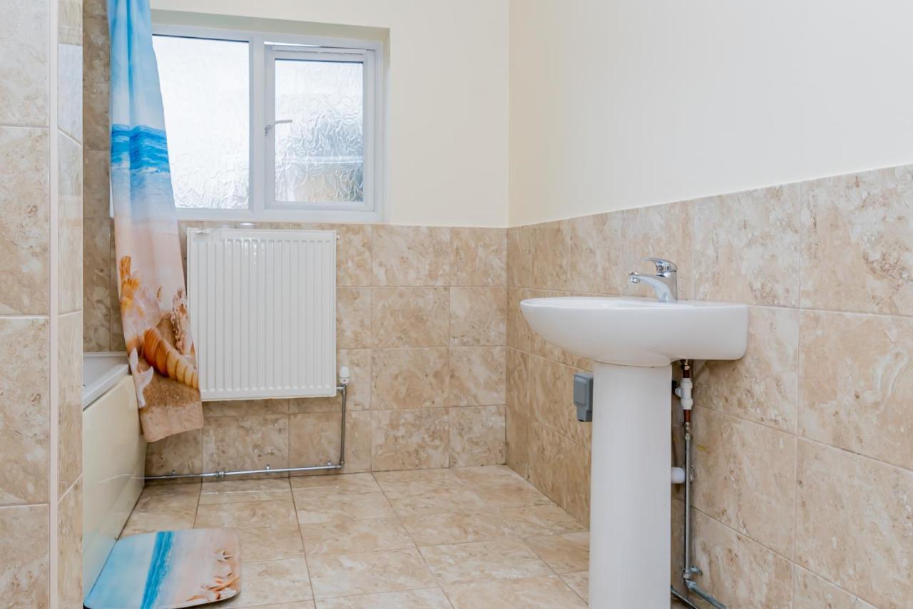 Shirley House 2, Self Catering Guest House, Self Check In, Smart Locks, 10 Min Walk To Southampton General, Aspire And Princess Anne Hospitals, Access To Fully Equipped Kitchen, Excellent Transport Links, Ideal For Longer Stays And Hospital Shifts Экстерьер фото