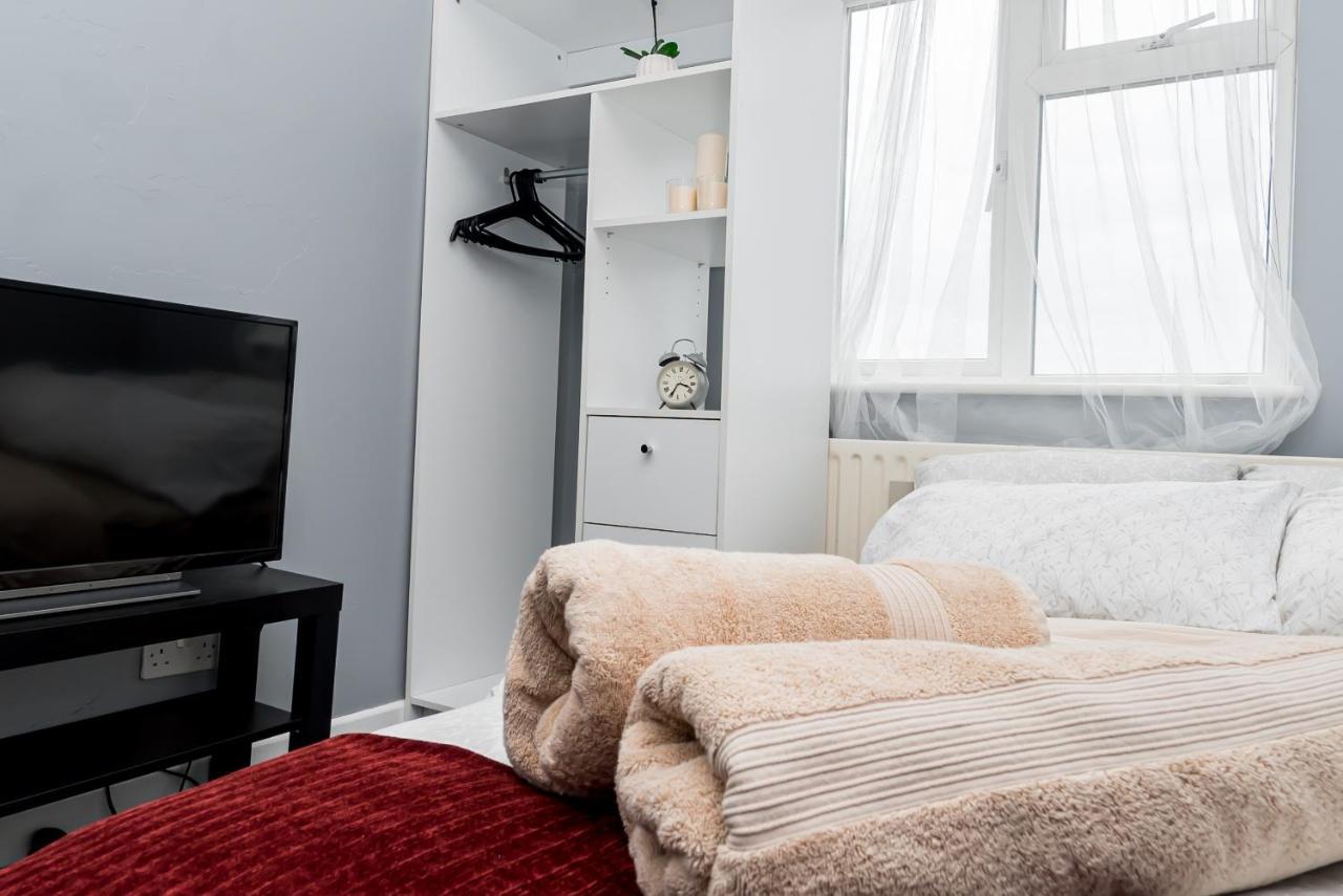 Shirley House 2, Self Catering Guest House, Self Check In, Smart Locks, 10 Min Walk To Southampton General, Aspire And Princess Anne Hospitals, Access To Fully Equipped Kitchen, Excellent Transport Links, Ideal For Longer Stays And Hospital Shifts Экстерьер фото
