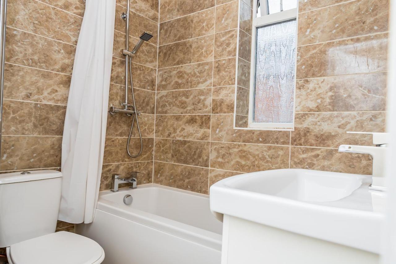 Shirley House 2, Self Catering Guest House, Self Check In, Smart Locks, 10 Min Walk To Southampton General, Aspire And Princess Anne Hospitals, Access To Fully Equipped Kitchen, Excellent Transport Links, Ideal For Longer Stays And Hospital Shifts Экстерьер фото