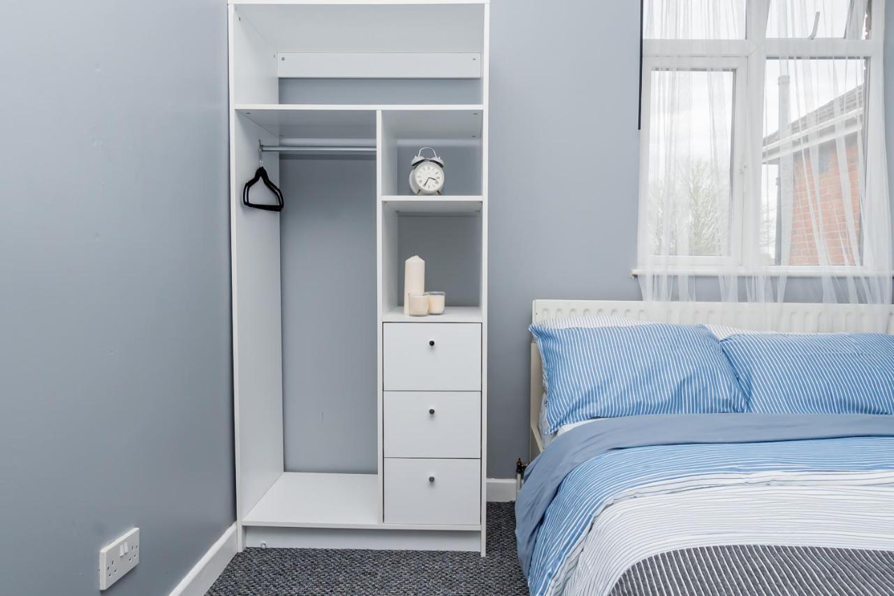 Shirley House 2, Self Catering Guest House, Self Check In, Smart Locks, 10 Min Walk To Southampton General, Aspire And Princess Anne Hospitals, Access To Fully Equipped Kitchen, Excellent Transport Links, Ideal For Longer Stays And Hospital Shifts Экстерьер фото