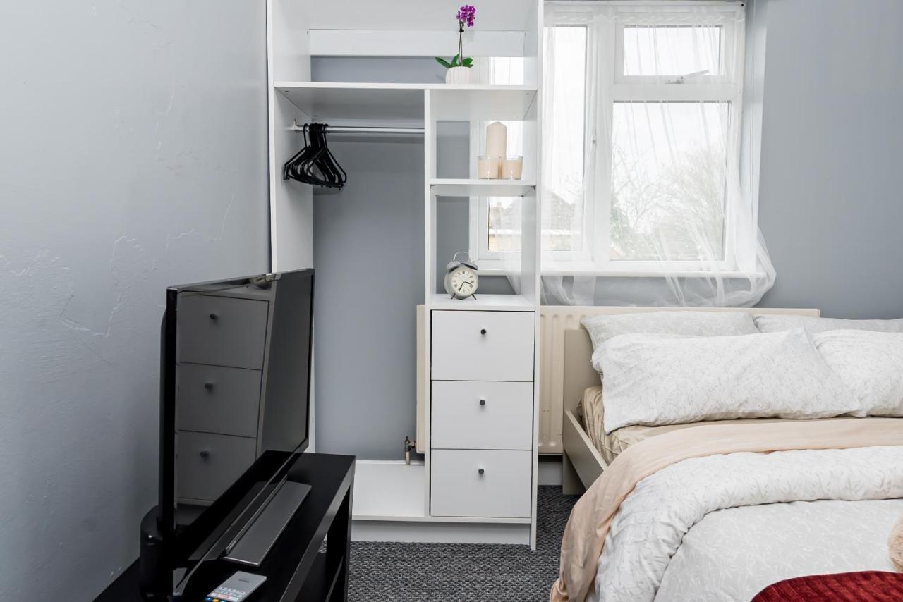 Shirley House 2, Self Catering Guest House, Self Check In, Smart Locks, 10 Min Walk To Southampton General, Aspire And Princess Anne Hospitals, Access To Fully Equipped Kitchen, Excellent Transport Links, Ideal For Longer Stays And Hospital Shifts Экстерьер фото
