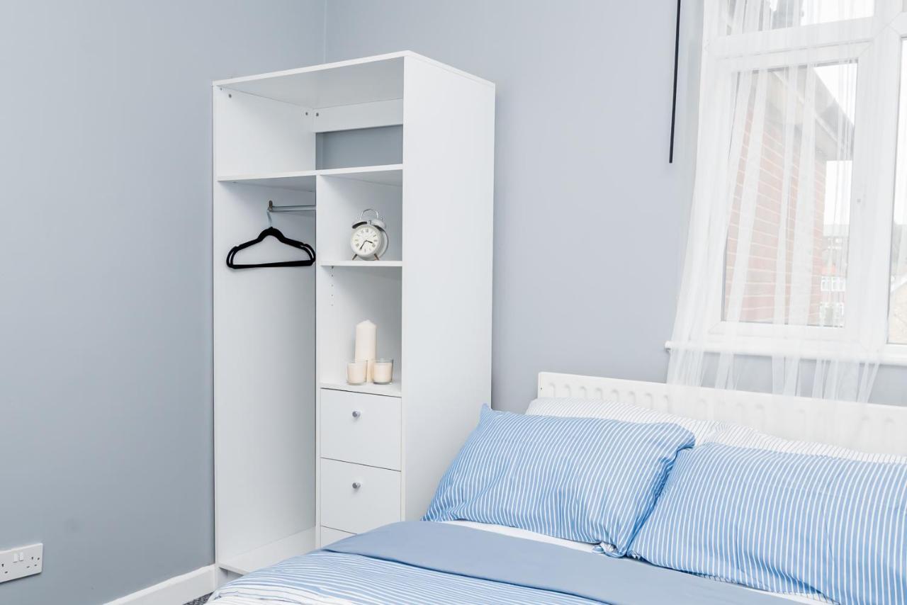 Shirley House 2, Self Catering Guest House, Self Check In, Smart Locks, 10 Min Walk To Southampton General, Aspire And Princess Anne Hospitals, Access To Fully Equipped Kitchen, Excellent Transport Links, Ideal For Longer Stays And Hospital Shifts Экстерьер фото