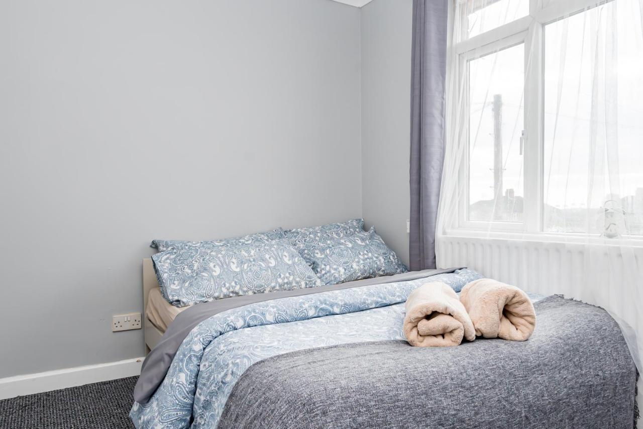 Shirley House 2, Self Catering Guest House, Self Check In, Smart Locks, 10 Min Walk To Southampton General, Aspire And Princess Anne Hospitals, Access To Fully Equipped Kitchen, Excellent Transport Links, Ideal For Longer Stays And Hospital Shifts Экстерьер фото